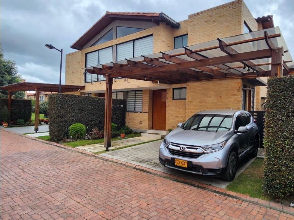 VENDO HERMOSA CASA EN BOSQUE MADERO CAJICA