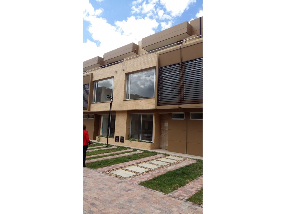 VENDO HERMOSA CASA EN CAJICA
