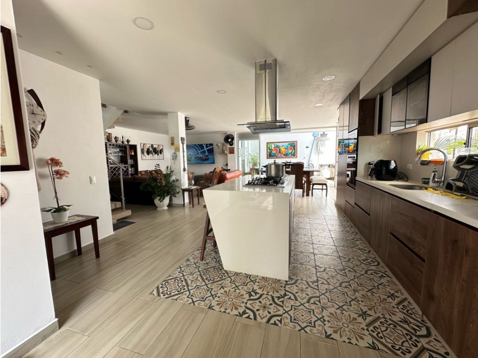 VENDO HERMOSA CASA EN CONDOMINIO DE VERANO EN SOPETRAN