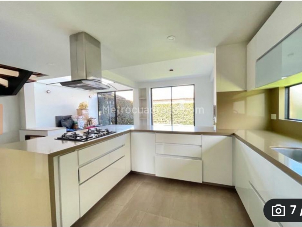 VENDO HERMOSA CASA EN CONJUNTO VITTARE
