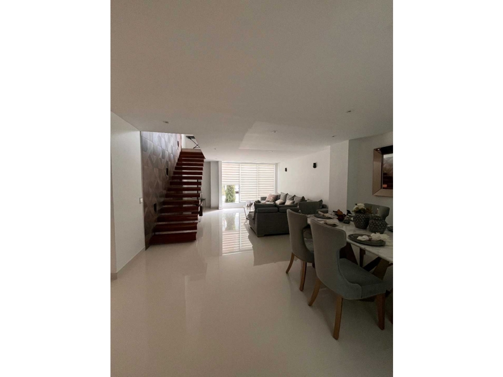 VENDO Hermosa CASA en Conjunto Cerrado