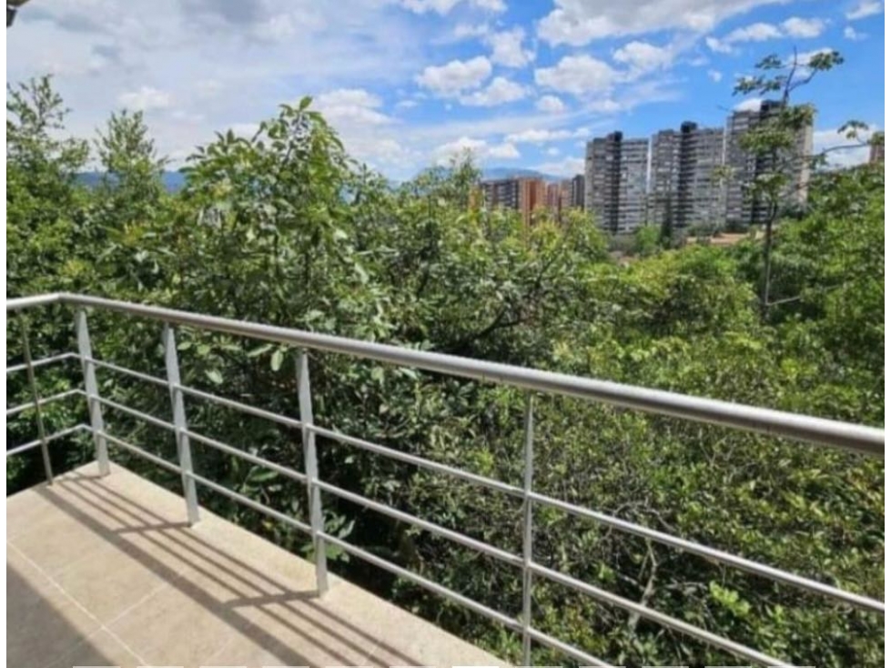 VENDO HERMOSA CASA EN ENVIGADO. LOMA EL ESMERALDAL. — foto 5