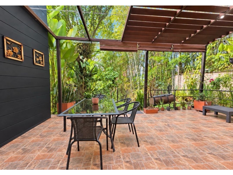 VENDO HERMOSA CASA EN ENVIGADO- LOMA DEL ATRAVESADO
