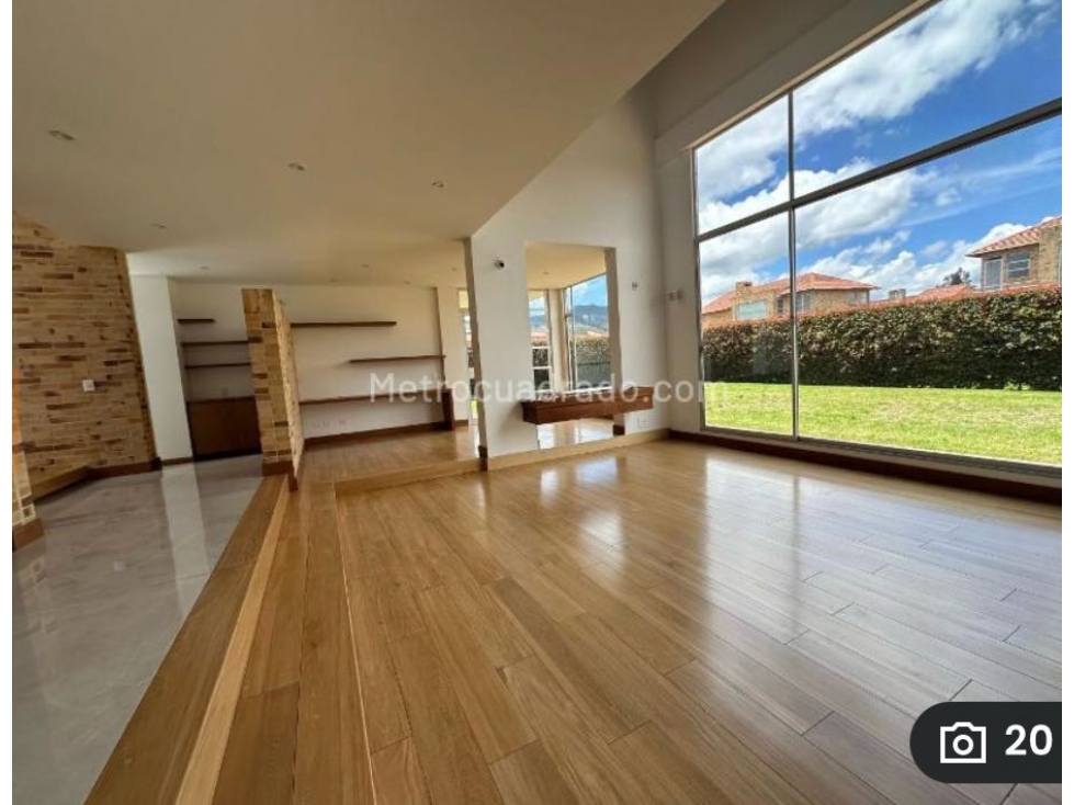 VENDO HERMOSA CASA EN EXCLUSIVO CONJUNTO