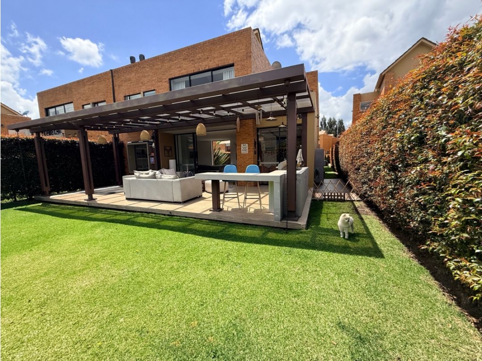 VENDO HERMOSA CASA EN FONTANAR