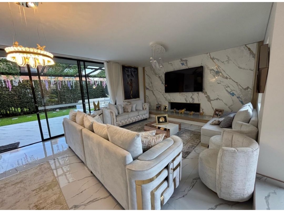VENDO HERMOSA CASA EN FONTANAR — foto 3