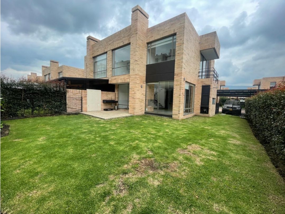 VENDO HERMOSA CASA EN MILLA DE ORO CAJICA