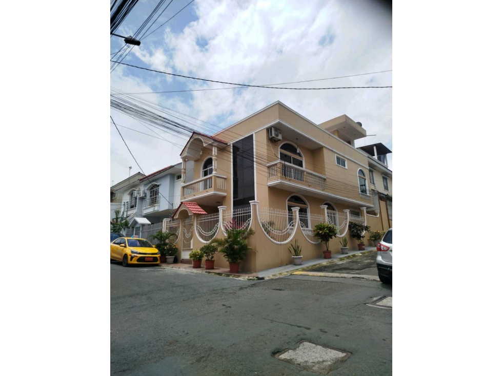 VENDO CASA AMOBLADA EN MIRADOR DEL NORTE