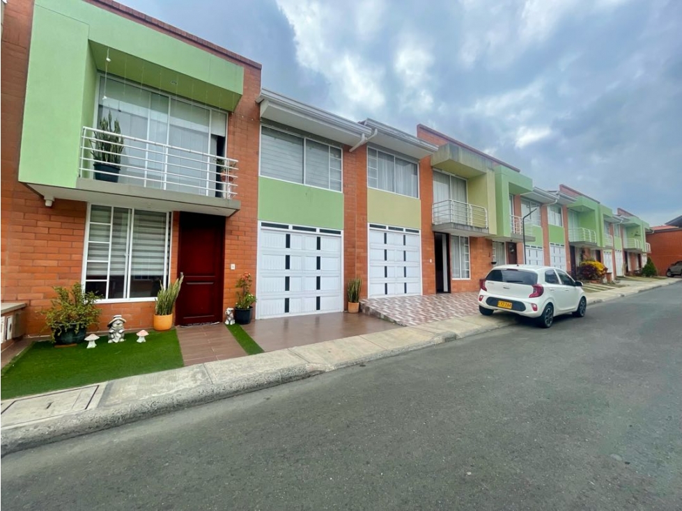 VENDO HERMOSA CASA EN RIO VERDE