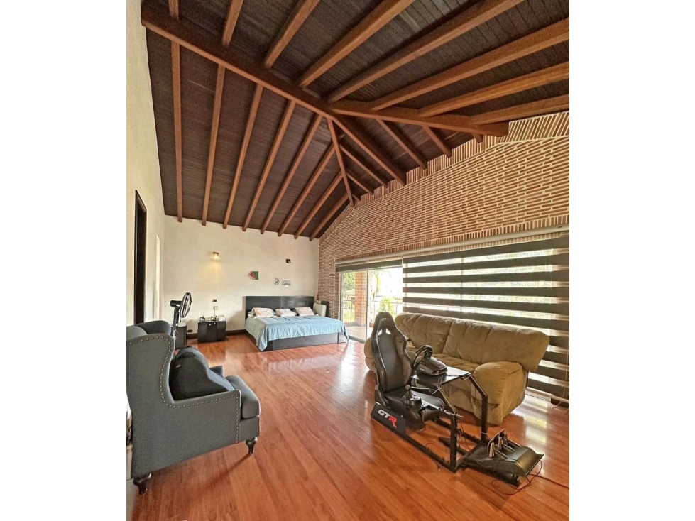 VENDO HERMOSA CASA EN SABANETA, SECTOR AVES MARIA — foto 4