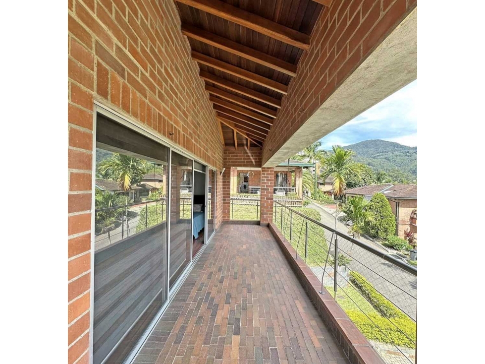 VENDO HERMOSA CASA EN SABANETA, SECTOR AVES MARIA — foto 5