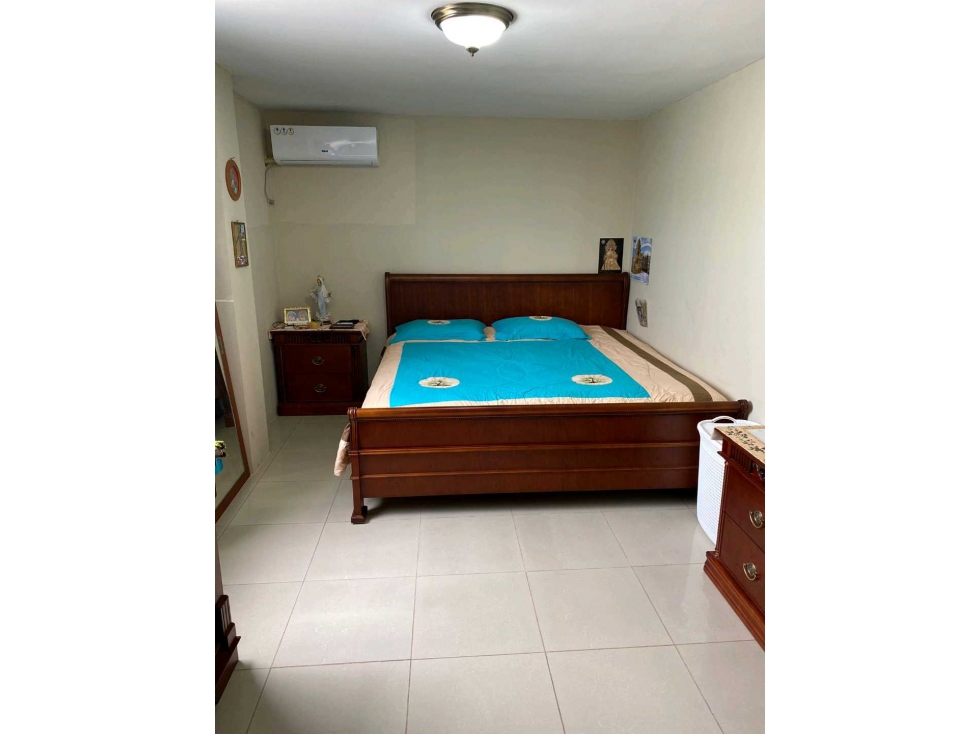 VENDO HERMOSA CASA EN URB. CATALUÑA - 3