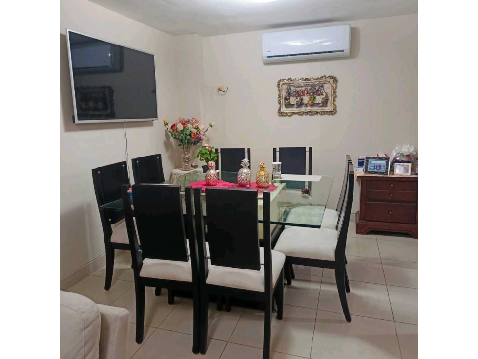 VENDO HERMOSA CASA EN URB. CATALUÑA - 5