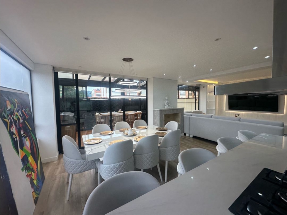 VENDO HERMOSA CASA ESQUINERA REMODELADA