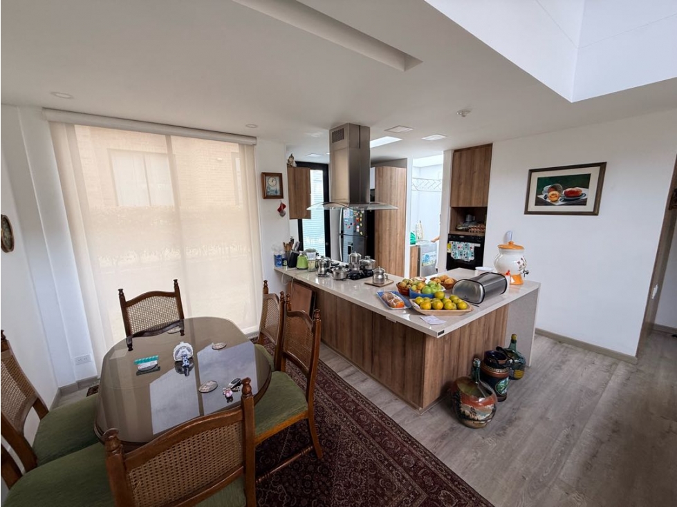 VENDO HERMOSA CASA ESQUINERA UN PISO