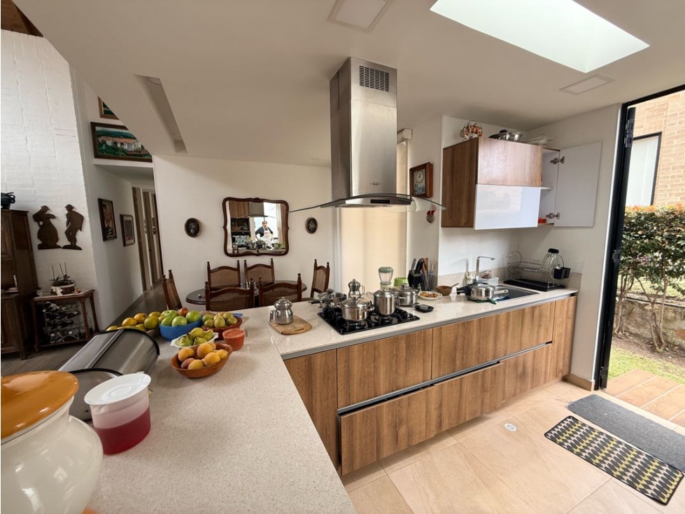 VENDO HERMOSA CASA ESQUINERA UN PISO — foto 4