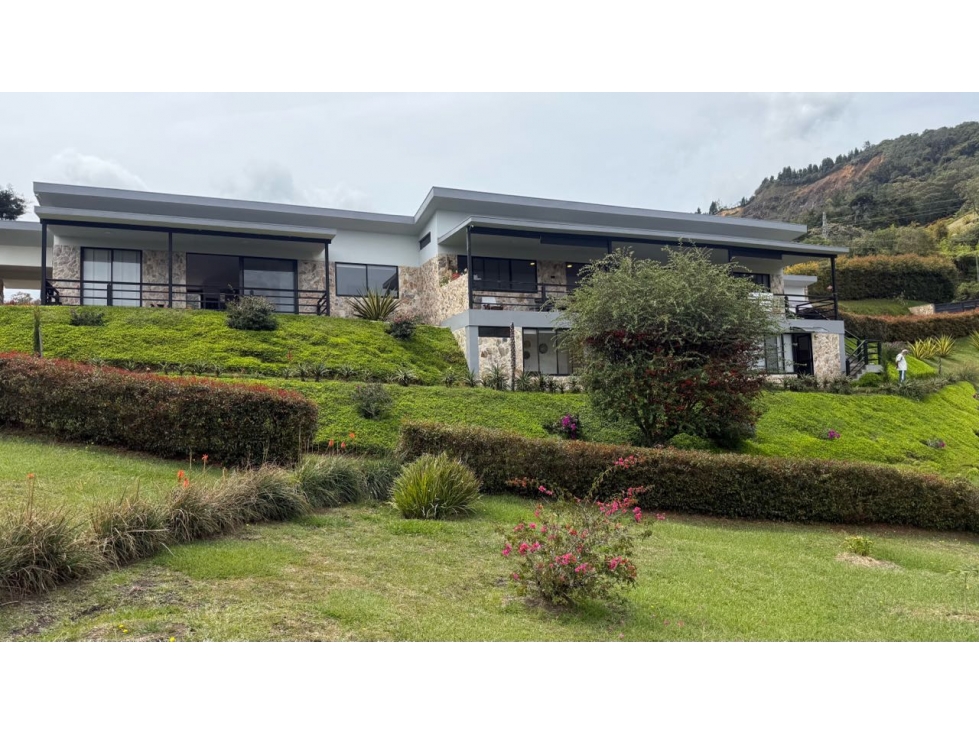 VENDO HERMOSA CASA FINCA PARCELACIÓN LA ESMERALDA EN LA CEJA