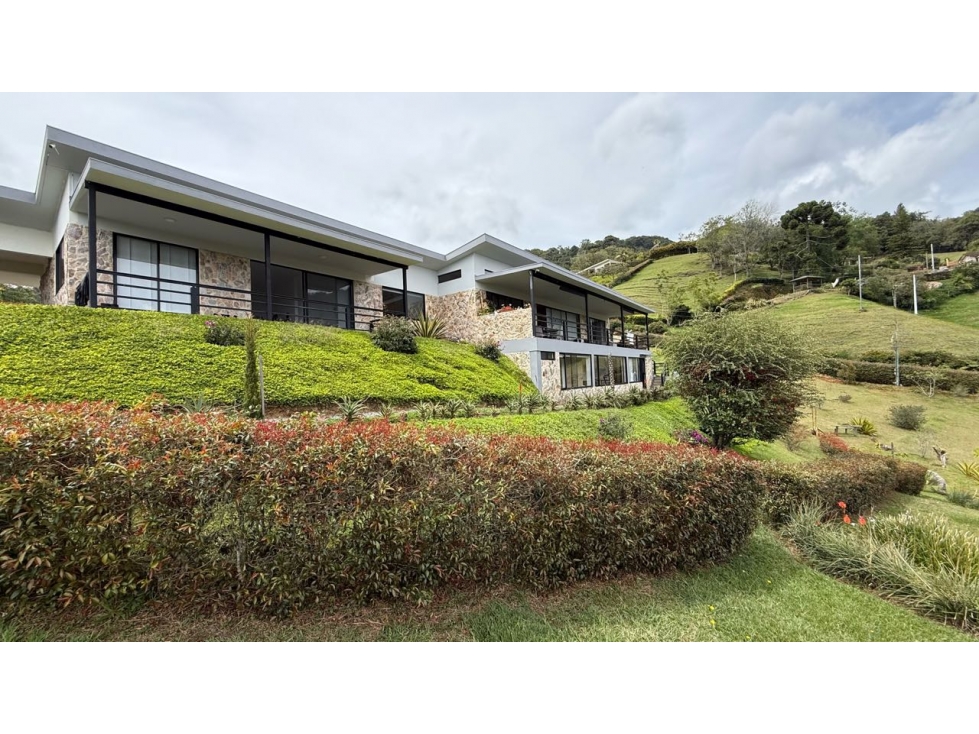 VENDO HERMOSA CASA FINCA PARCELACIÓN LA ESMERALDA EN LA CEJA — foto 3