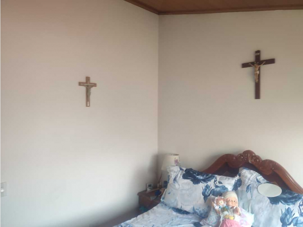 VENDO HERMOSA CASA LA FINCA MADRID — foto 5