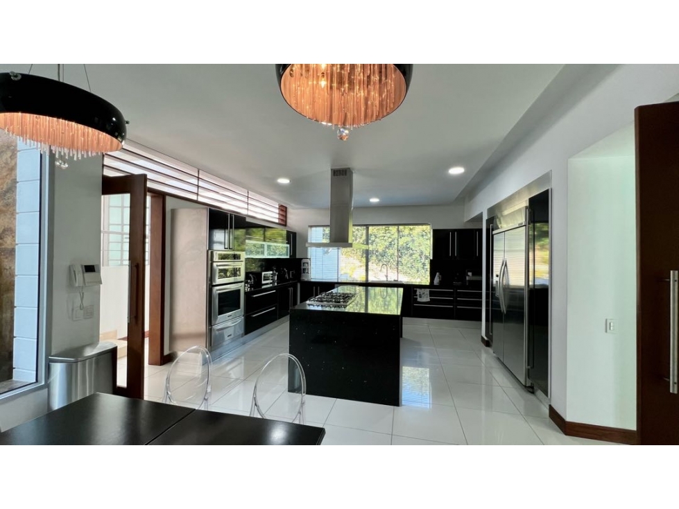 VENDO HERMOSA CASA / LAS PALMAS MEDELLIN /PISCINA Y VISTA A LA CIUDAD — foto 5