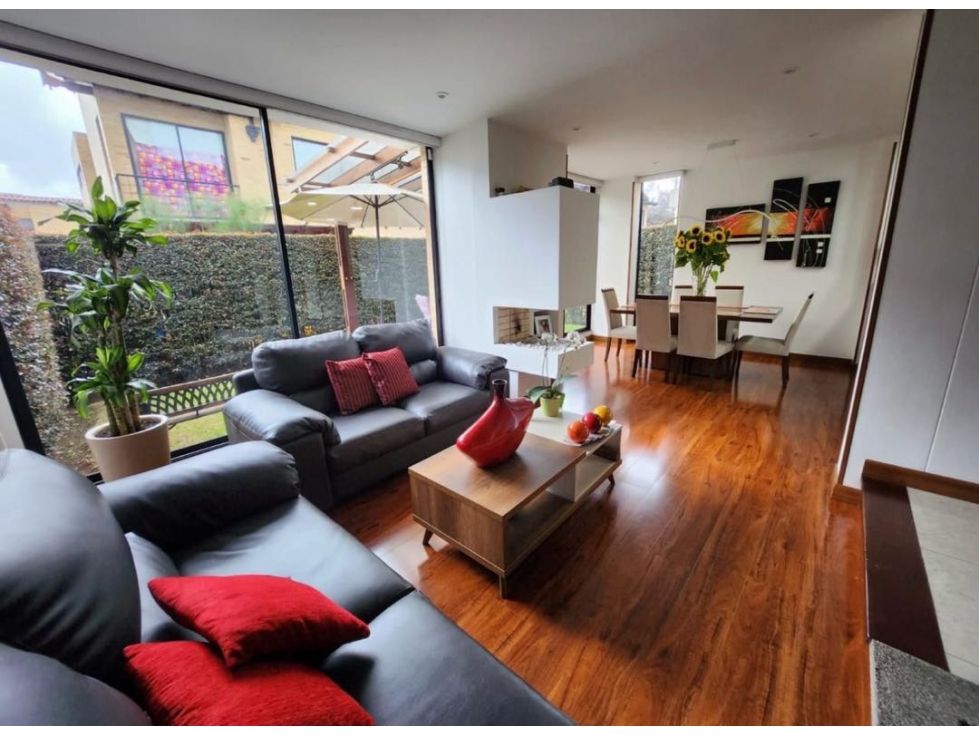 VENDO HERMOSA CASA MILLA DE ORO — foto 3