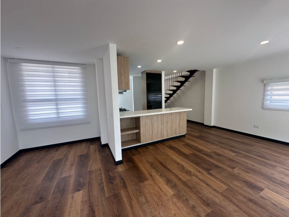 VENDO HERMOSA CASA PARA ESTRENAR