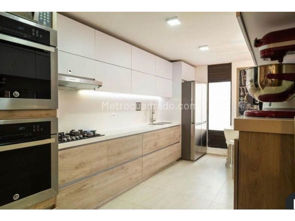 VENDO HERMOSA CASA REMODELADA — foto 3