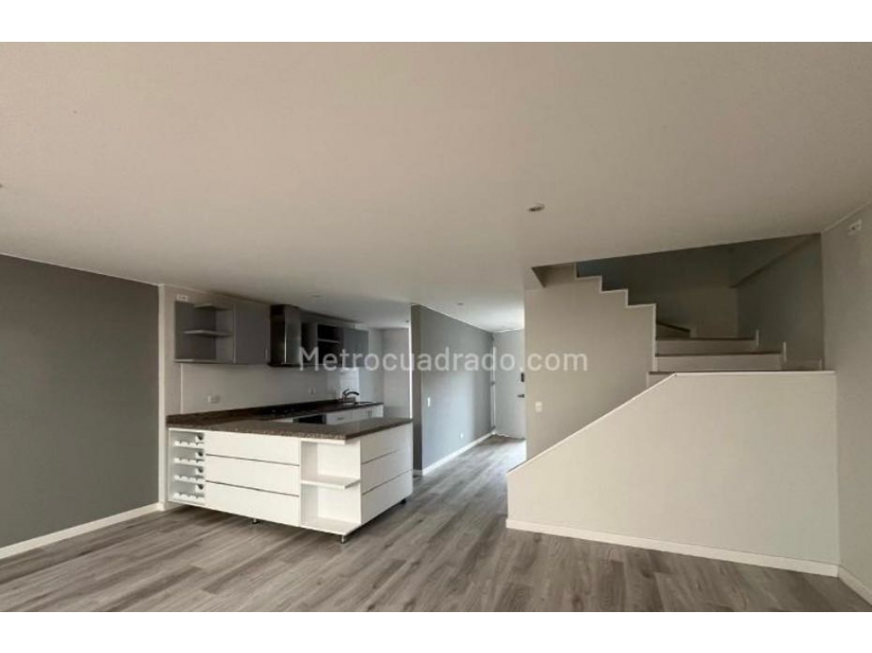VENDO HERMOSA CASA REMODELADA NEGOCIABLE — foto 2