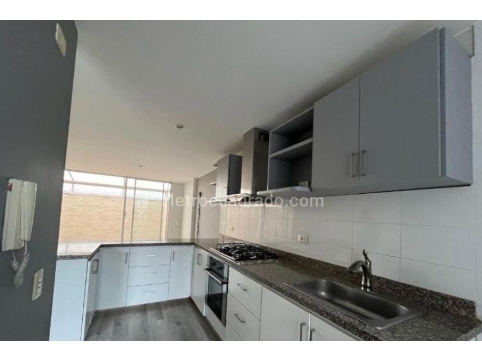 VENDO HERMOSA CASA REMODELADA NEGOCIABLE — foto 3