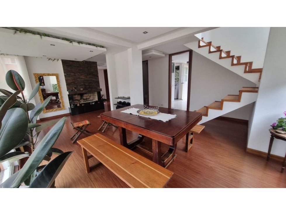 VENDO HERMOSA CASA REMODELADA - 3