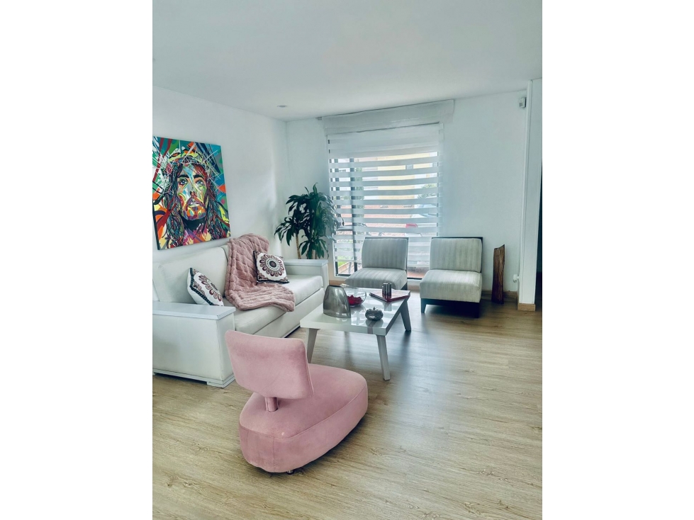 VENDO HERMOSA CASA REMODELADA — foto 2