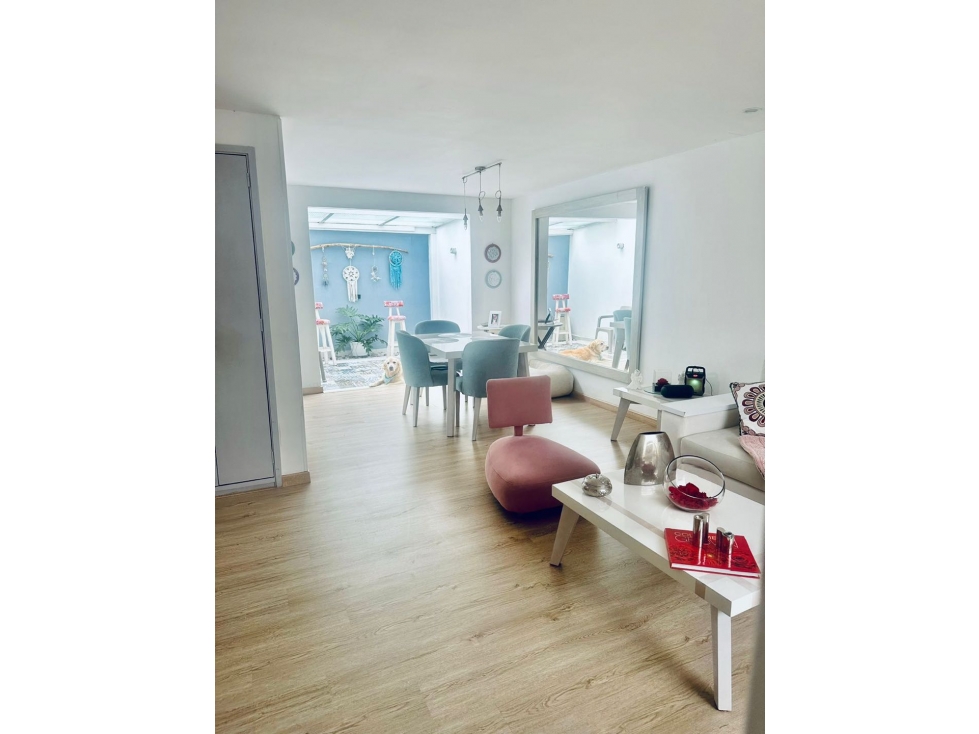 VENDO HERMOSA CASA REMODELADA — foto 3