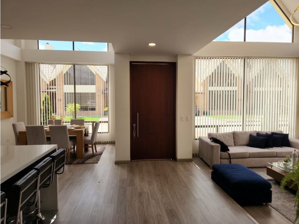 VENDO HERMOSA CASA REMODELADA EN CAJICA — foto 2