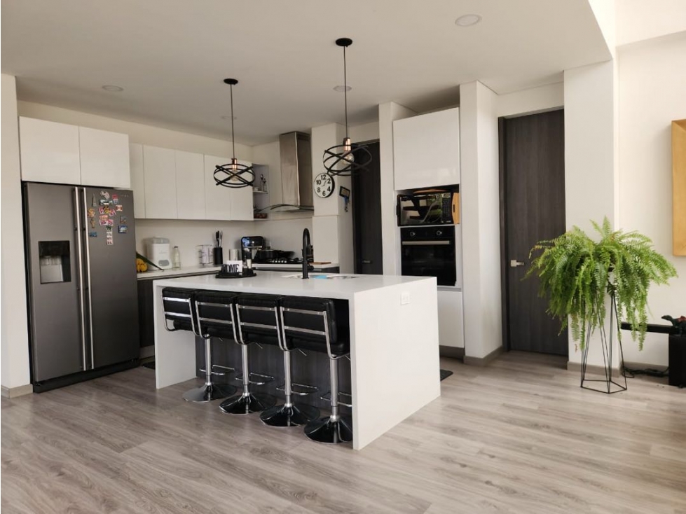 VENDO HERMOSA CASA REMODELADA EN CAJICA — foto 3