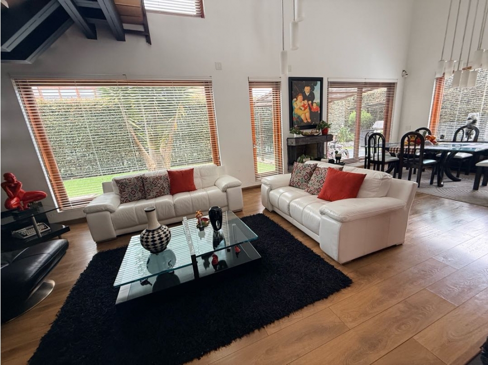 VENDO HERMOSA CASA REMODELADA EN CANELON — foto 5