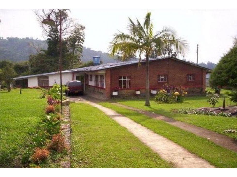 Vendo hermosa casa terreno 8.000m2 en Sasaima - 2