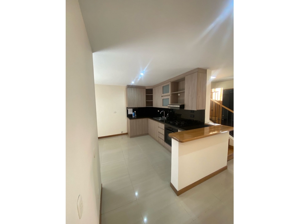 VENDO HERMOSA CASA UBICADA EN SAN ANTONIO DE PEREIRA