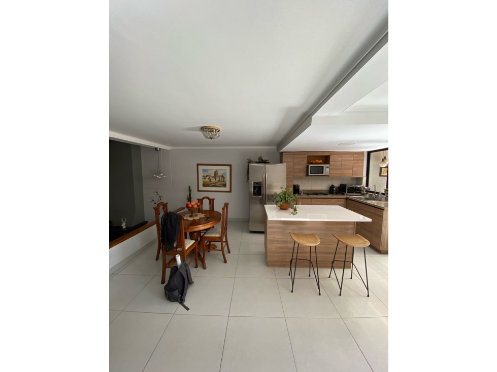 VENDO HERMOSA CASA UBICADO EN CUATRO ESQUINAS RIONEGRO ANTIOQUIA — foto 2