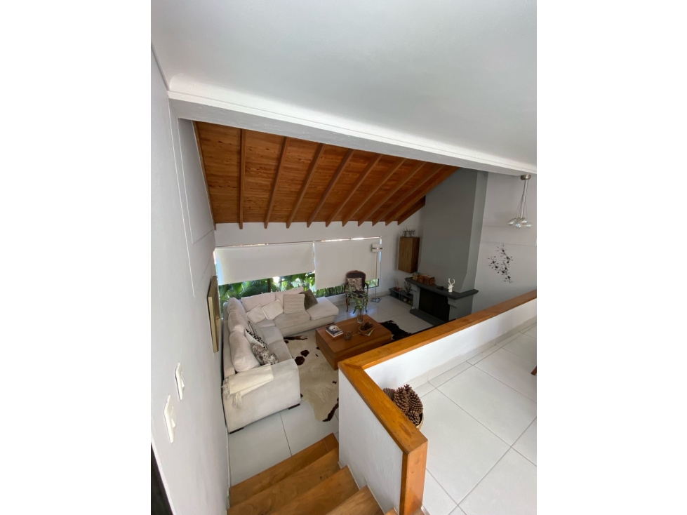 VENDO HERMOSA CASA UBICADO EN CUATRO ESQUINAS RIONEGRO ANTIOQUIA — foto 3