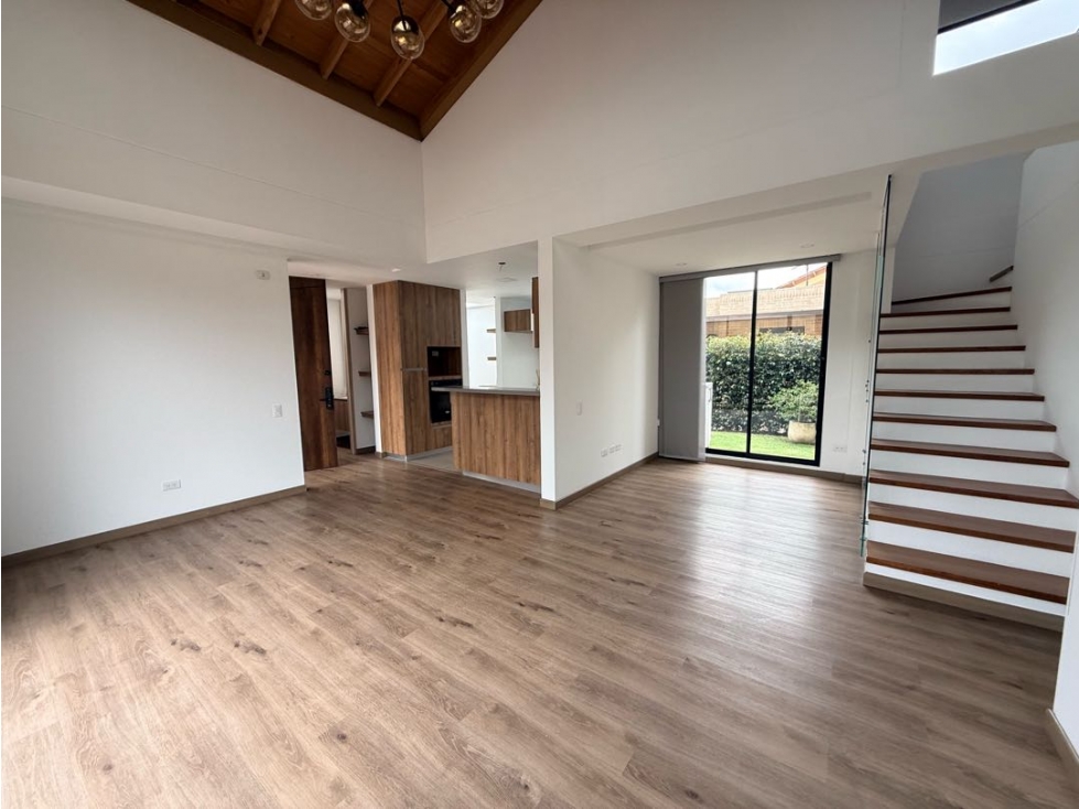 VENDO HERMOSA CASA UN NIVEL