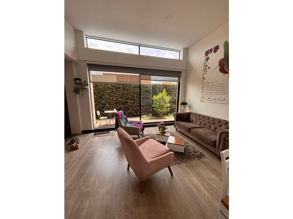 VENDO HERMOSA CASA UN NIVEL — foto 2
