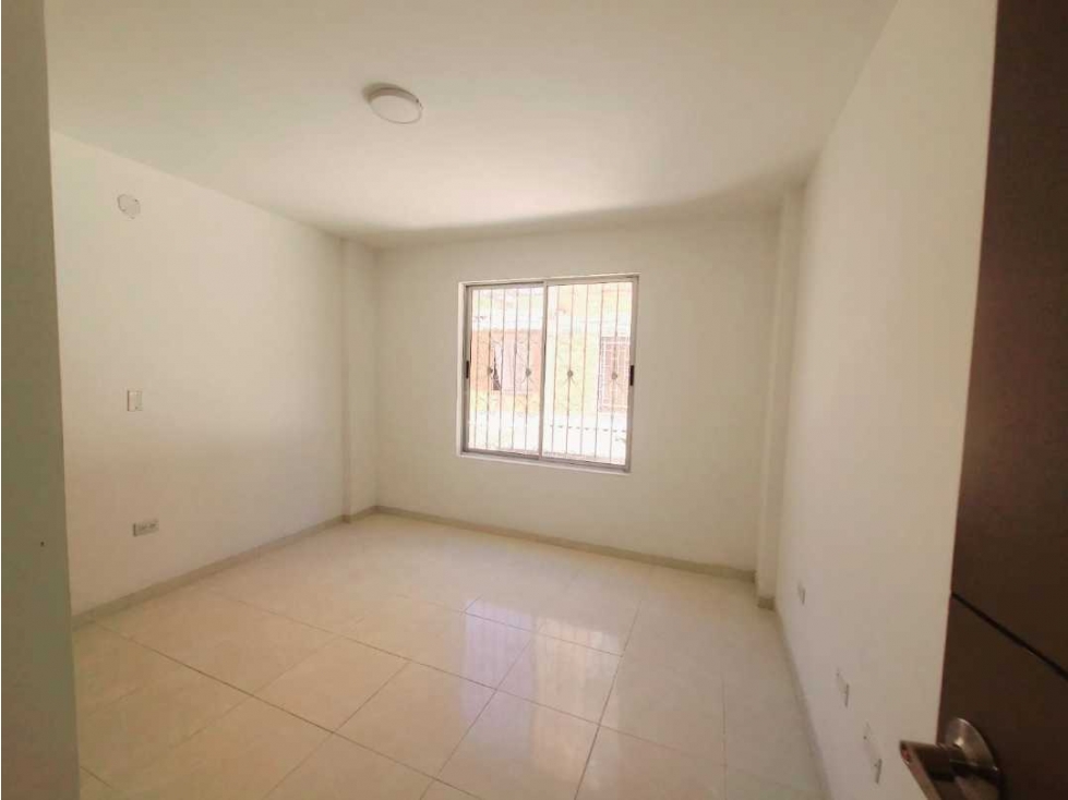 VENDO HERMOSA CASA UNIFAMILIAR CALICANTO VALLE DEL LILI — foto 4