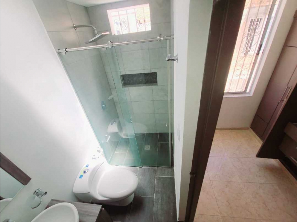 VENDO HERMOSA CASA UNIFAMILIAR CALICANTO VALLE DEL LILI — foto 6