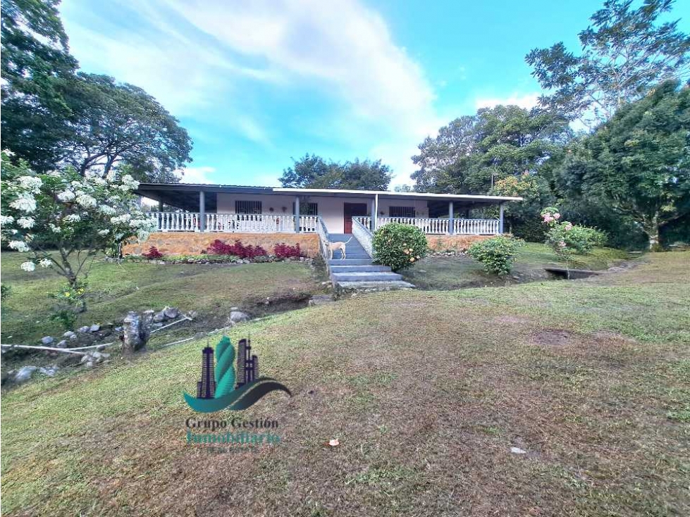 VENDO HERMOSA CASA VIA PRINCIPAL BOQUETE - 4