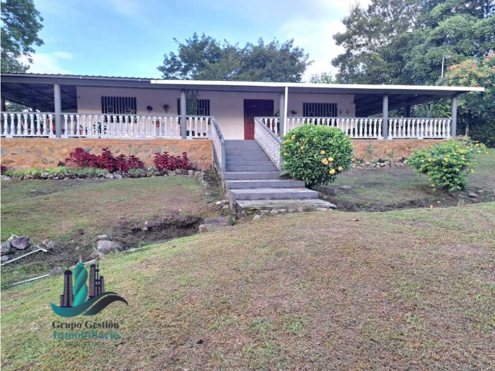 VENDO HERMOSA CASA VIA PRINCIPAL BOQUETE - 3