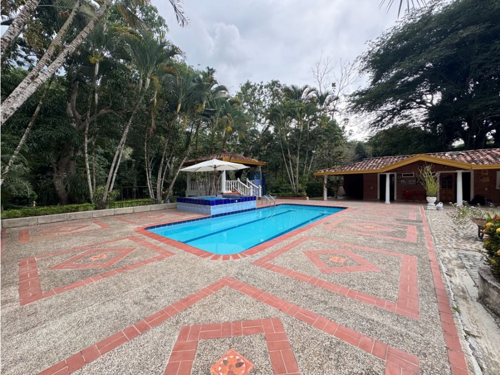 Vendo hermosa finca en San Jerónimo. Se vende a puerta cerrada — foto 3