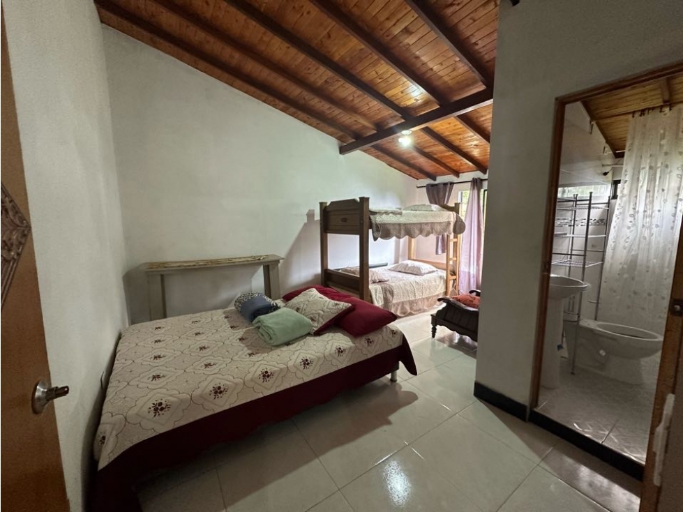 VENDO HERMOSA FINCA ALOJAMIENTO RURAL EN SANTALENA CON EXCELENTE VISTA — foto 6