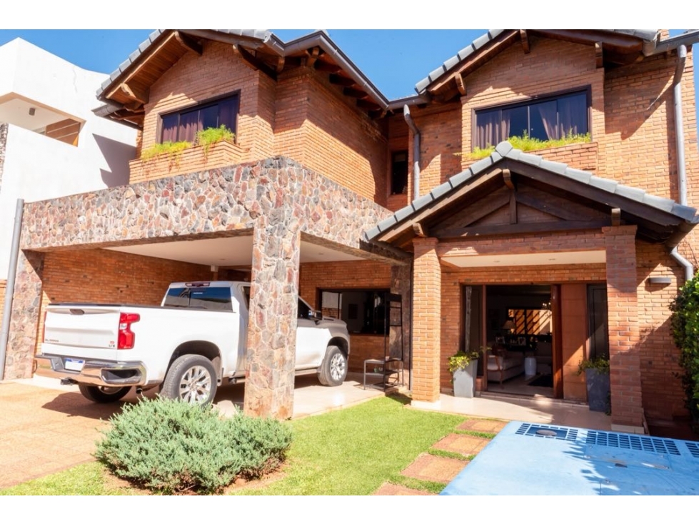 VENDO HERMOSA RESIDENCIA EN LA MEJOR ZONA DE MBURUCUYA — foto 2