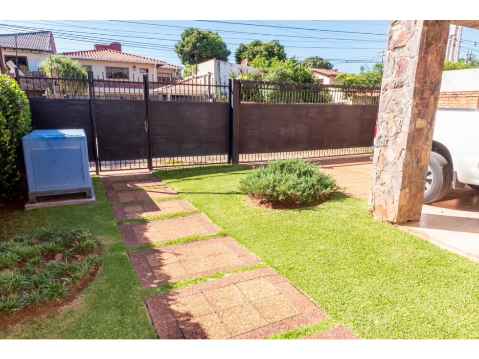 VENDO HERMOSA RESIDENCIA EN LA MEJOR ZONA DE MBURUCUYA — foto 4