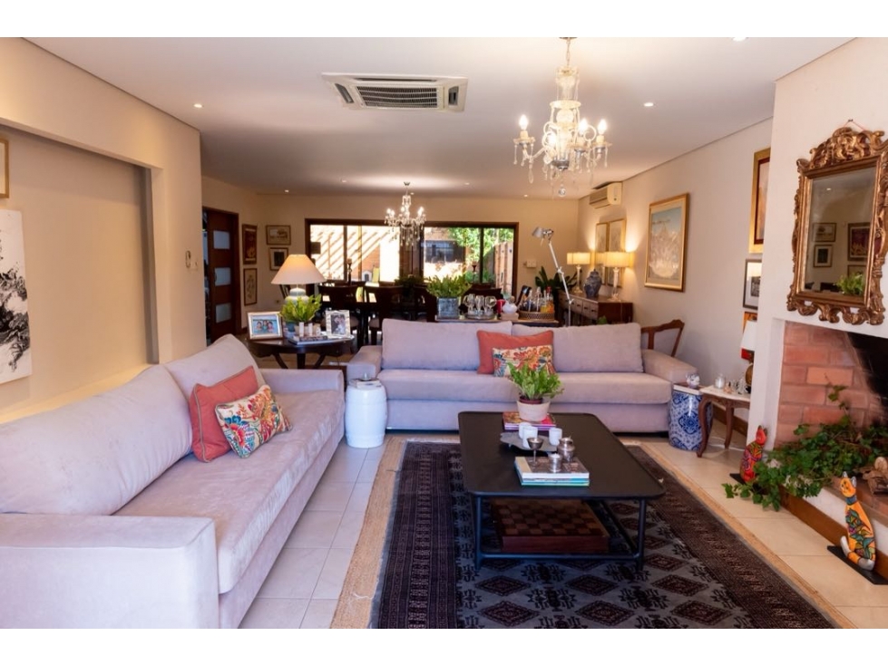 VENDO HERMOSA RESIDENCIA EN LA MEJOR ZONA DE MBURUCUYA — foto 5